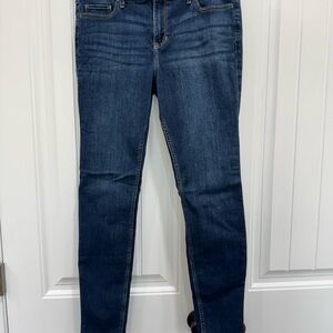 Hollister Women’s Mid-Rise Super Skinny Jeans